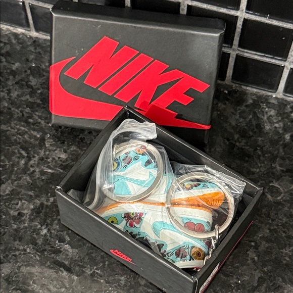 Keychains - Picture 3 of 9